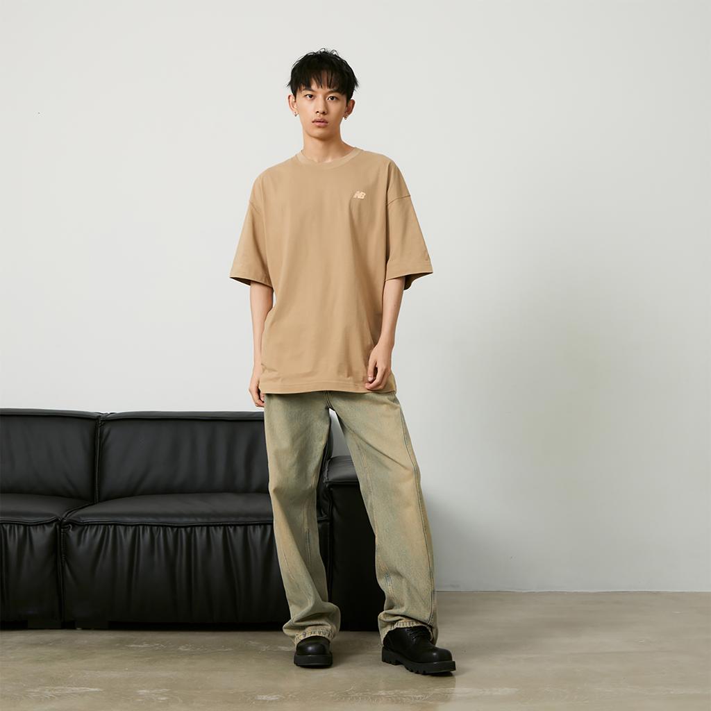 New Balance X Шт. SHEJISHILIANMINGKUAN Футболка Унисекс Хаки NEE26181-LB