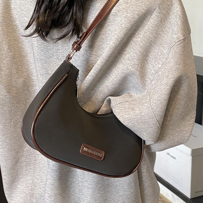 Niche design bag women's large capacity 2025 new autumn and winter retro shoulder underarm messenger bag commuter dumpling bag
