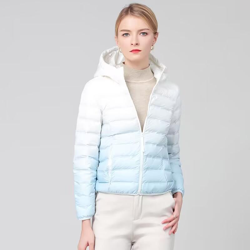 Пуховик женский, легкий, короткий, с градиентом цвета 90, на белом утином пуху, с капюшоном, приталенный, маленький, легкий, пуховик