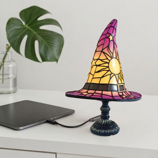 Nostalgie Stained Glass Witch Hat Lamp, USB Powered Night Light for Bedroom Shelf Decor, Halloween Warm Glow Gothic Table Lamp Home Office