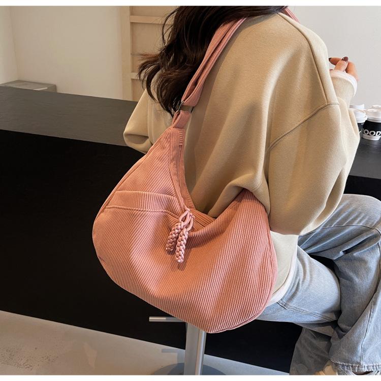 Corduroy dumpling bag women's Japanese high-grade texture versatile large-capacity shoulder messenger bag class commuter bag