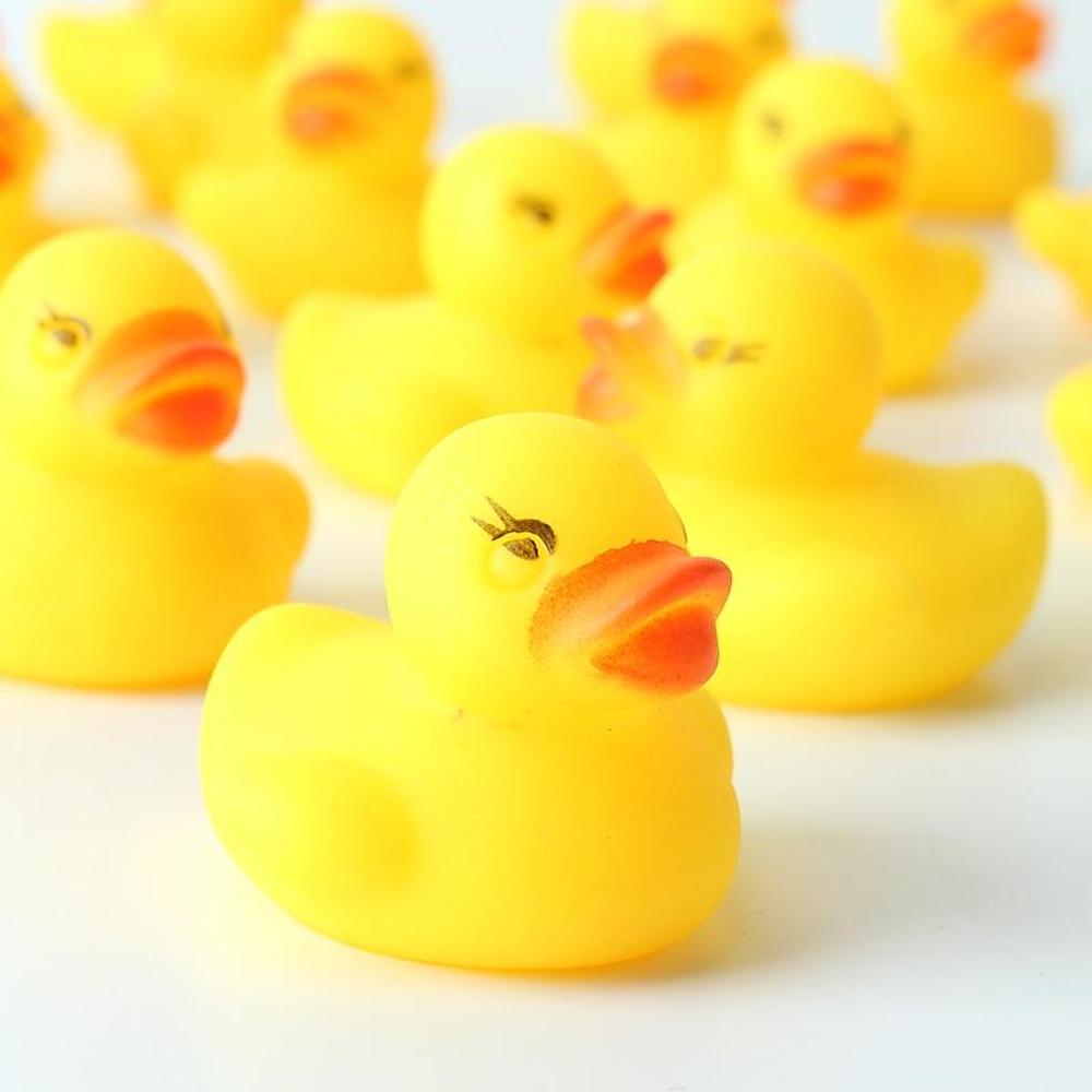 10/20 Мини Желтая резиновая уточка для купания Игрушка для ванны Пищащая водная игра Веселье для маленьких детей