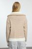 Женский модный стильный свитер с воротником цвета экрю и детальным трикотажным свитером
