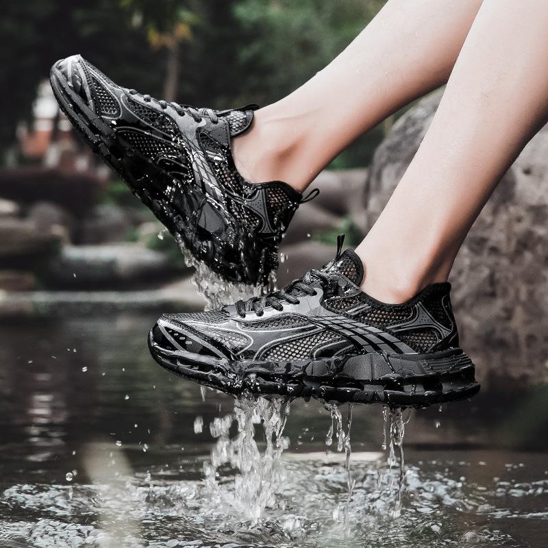 Summer Large Size Mesh Men's Shoes Hollow Breathable Fashion Sports Shoes Lightweight Cushioning EVA Bottom Hiking Wading Shoes Men