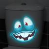 Забавные причудливые выражения Наклейка на унитаз Светящаяся в темноте Самоклеящиеся наклейки на стену для ванной комнаты Синий свет Светящийся Декор для дома