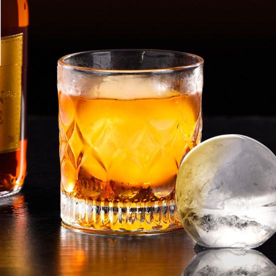 Штабелируемый аппарат для приготовления льда без запаха с большим сферическим поддоном для кубиков льда с водой