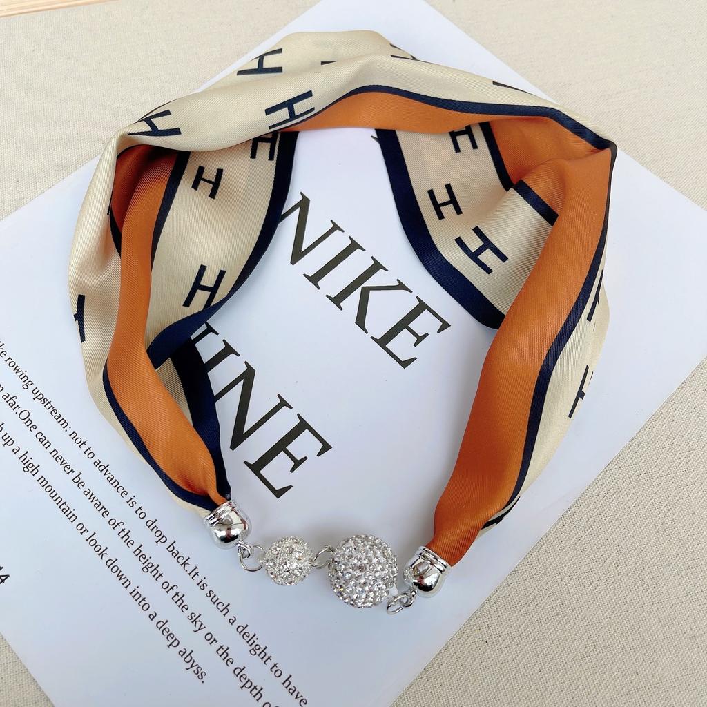 Four Seasons Available New Women's Scarf, Шарф, Магнитная пряжка, Шарф, Ожерелье, Универсальное украшение, Двойное назначение, Инкрустация бриллиантами