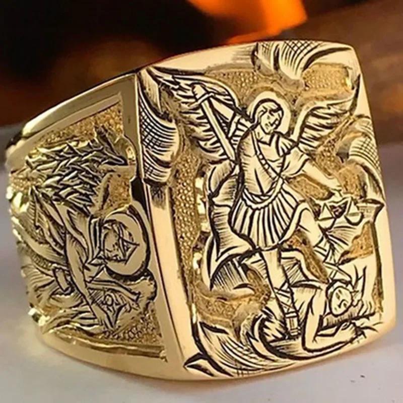 Luxury Gold Plated Coat of Arms Sweet Signet Engraved Rings for Men Women Hip Hop Dance Party Court Style Ring Jewelry Gift