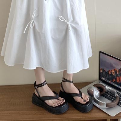 Новая женская обувь с сандалиями на толстой подошве