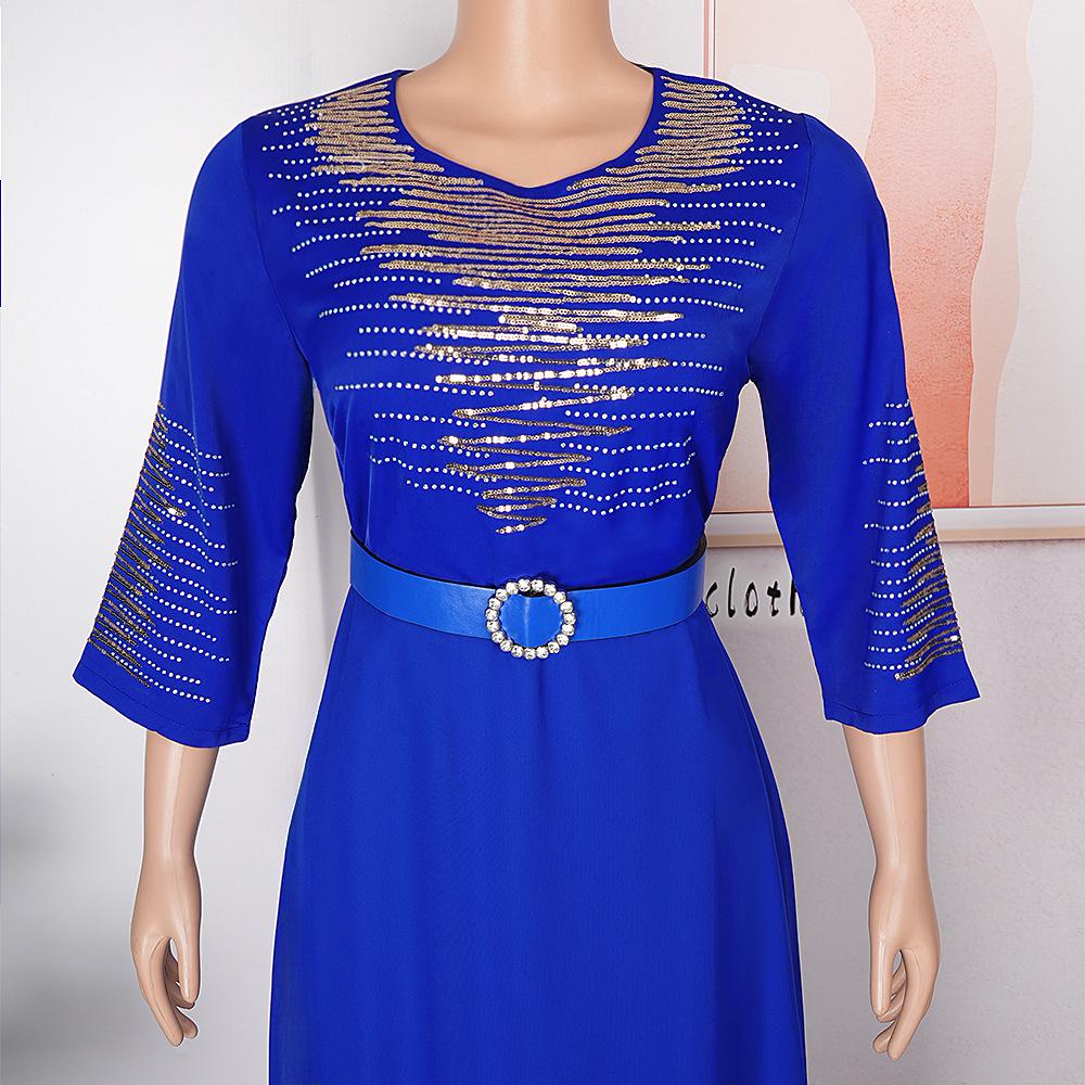 Женское платье больших размеров с высокой талией и круглым вырезом с бриллиантами на осень и зиму