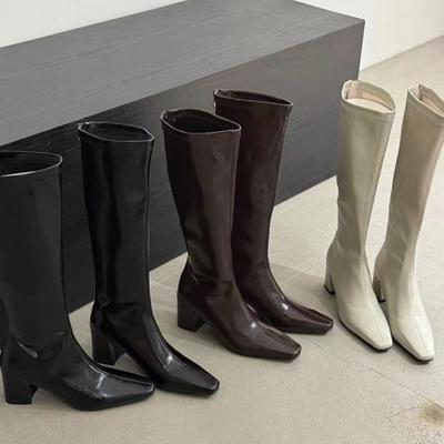 Европейские и американские квадратный носок толстая подошва рыцарские ботинки до колена тонкие ботинки женские 2025 осень и зима новые универсальные высокие трубы