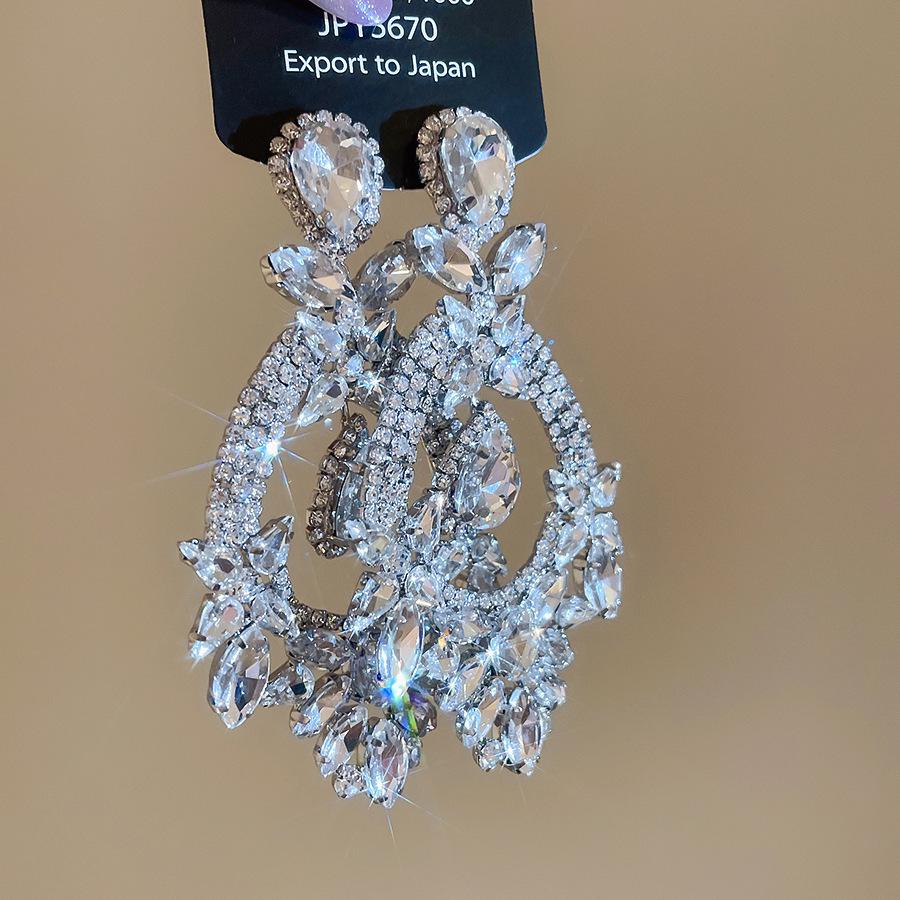 Luxury Spider Web Drop Tassel Earrings with Inlaid Diamonds