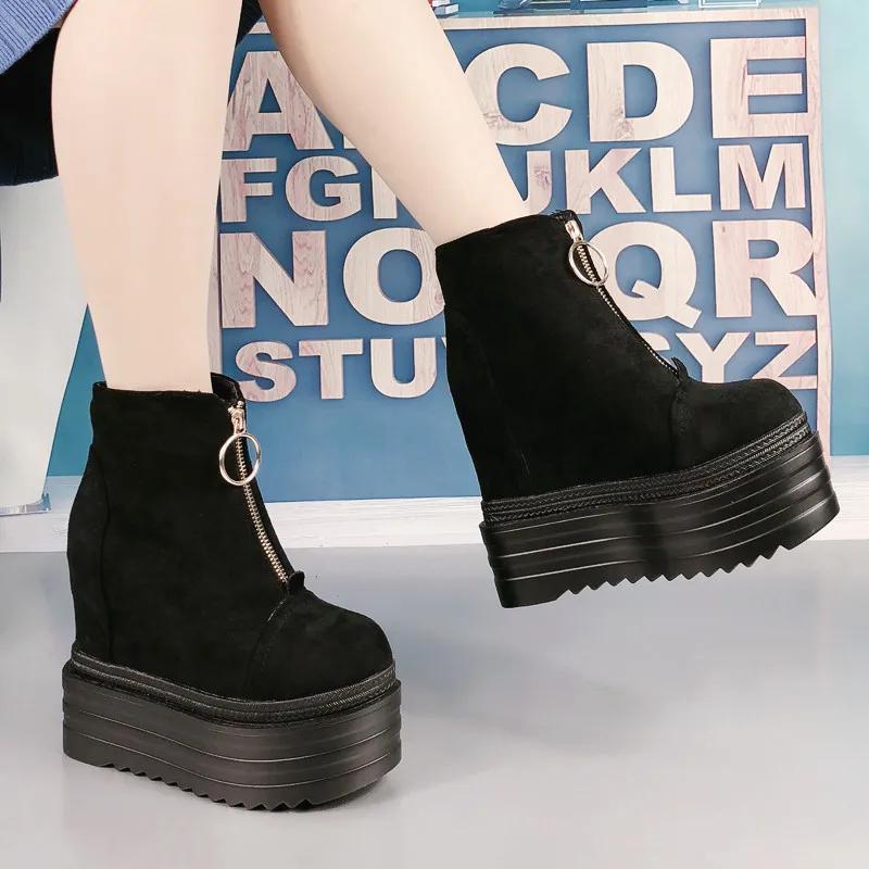 Модные женские трендовые ботинки на платформе 14 см, модный дизайн с боковой молнией и ремешком с пряжкой, стильные ботинки до середины икры на танкетке, увеличивающие рост