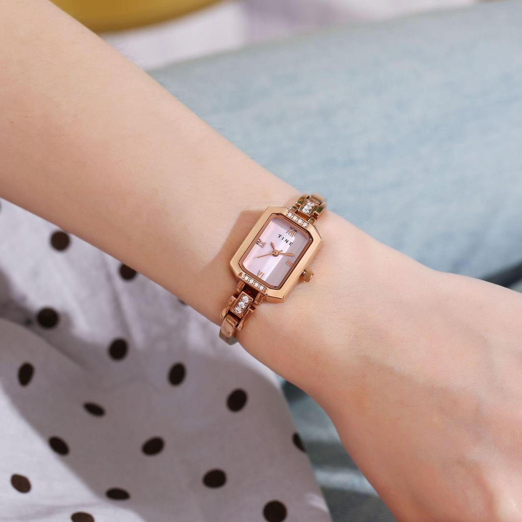 Retro Women's Square Alloy Waterproof Bracelet Watch