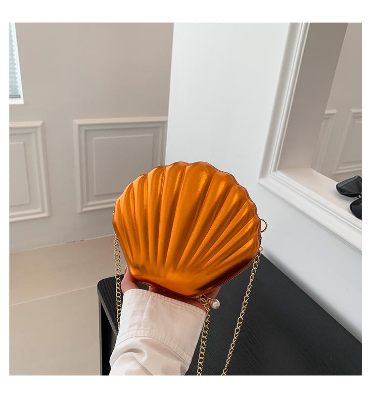 Простая сумка-ракушка 2025 новая женская мода инс текстура тренд цепочка кроссбоди маленькая сумка лакированная кожа фестоны