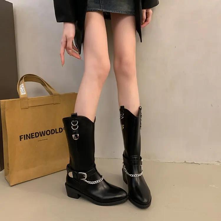 Модные готические женские туфли ковбойские сапоги в западном стиле 2025 новый дизайнер цепь массивный каблук острый носок металлическая пряжка трендовые сапоги до середины икры