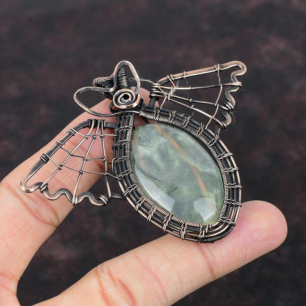 Подвеска из мохового пренита, обернутая медной проволокой, подвеска из драгоценного камня, украшения ручной работы из мохового пренита, подарок на Хэллоуин, медные украшения, подвеска-бабочка