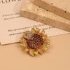 A Niche High-end Sunflower Bee Studded Diamond Brooch Adds a Romantic Atmosphere To The Design Lighting Up Sunny Outfits