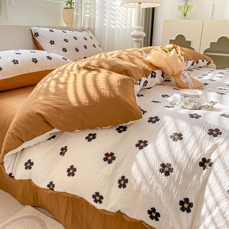 Постельное белье из ситца, комплект из четырех предметов: простыня, пододеяльник, наволочки