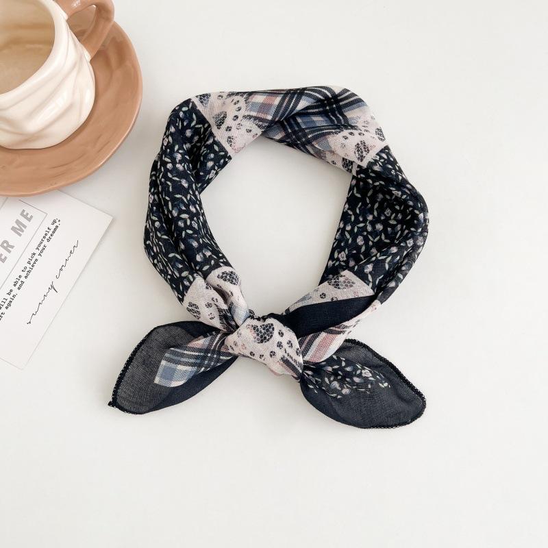 Polka dot silk scarf women's spring and summer new Korean ins versatile neck protection scarf fashion headscarf square scarf silk scarf