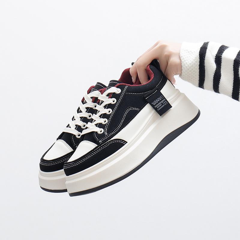 2025 весна маленькие белые туфли новая корейская версия женские студенческие туфли на платформе с увеличенным размером для занятий спортом на доске повседневная уличная съемка SHA18