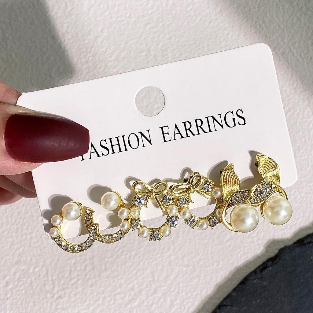 Elegant Pearl Moon Fishtail Earrings Set with Diamond Inlay – 3-Piece Fashionable Temperament Collection