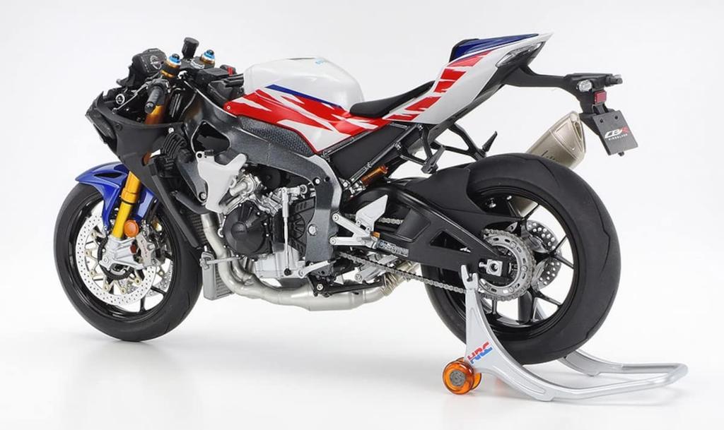 Мотоцикл серии TAMIYA Honda FIREBLADE SP 30th Anniversary пластиковая модель 14141 1/12 № 141 CBR1000RR-R