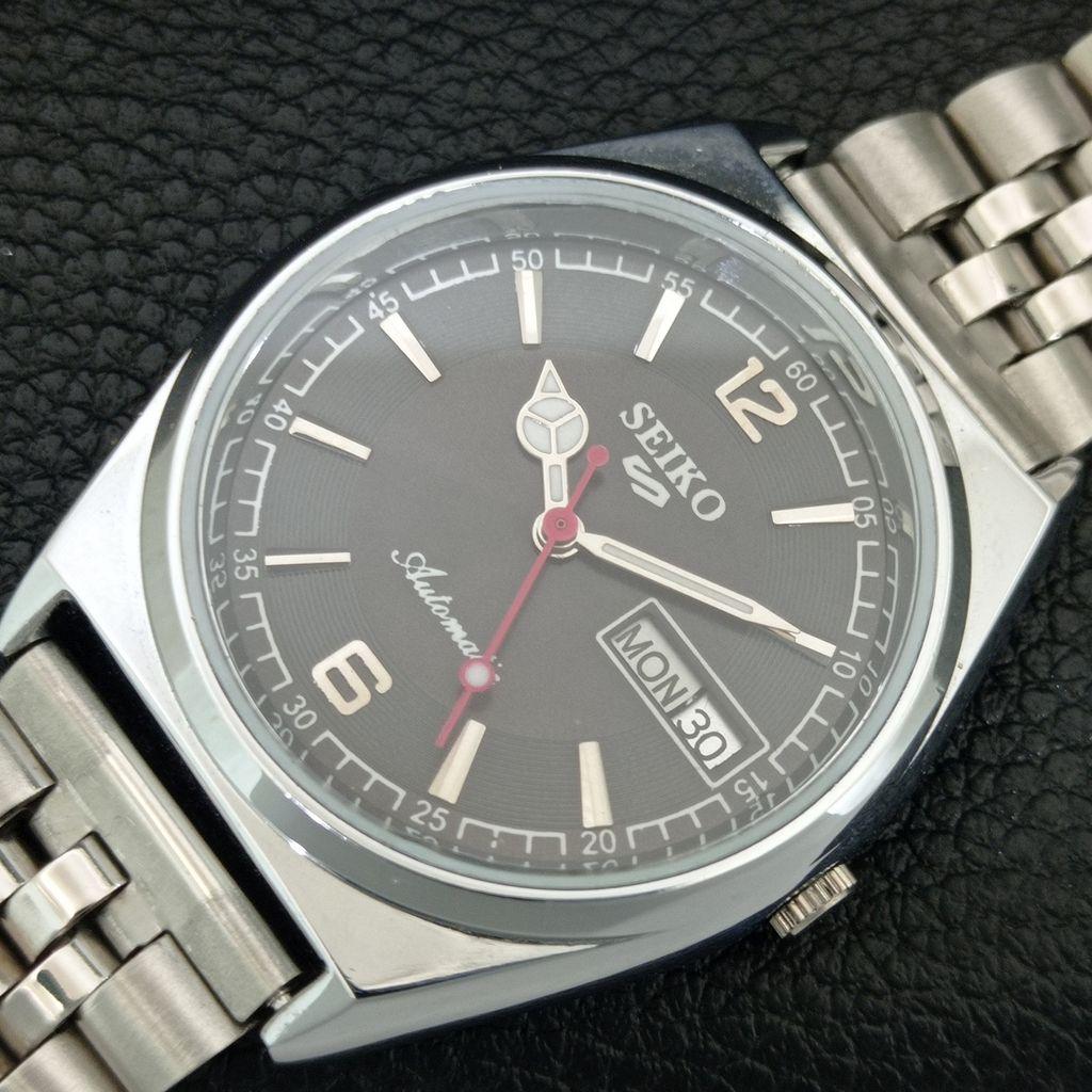 АВТОМАТИЧЕСКИЕ ВИНТАЖНЫЕ ВОССТАНОВЛЕННЫЕ МУЖСКИЕ ЧАСЫ SEIKO 5 ЯПОНИЯ ЧЕРНЫЙ ЦИФЕРБЛАТ a444355-1