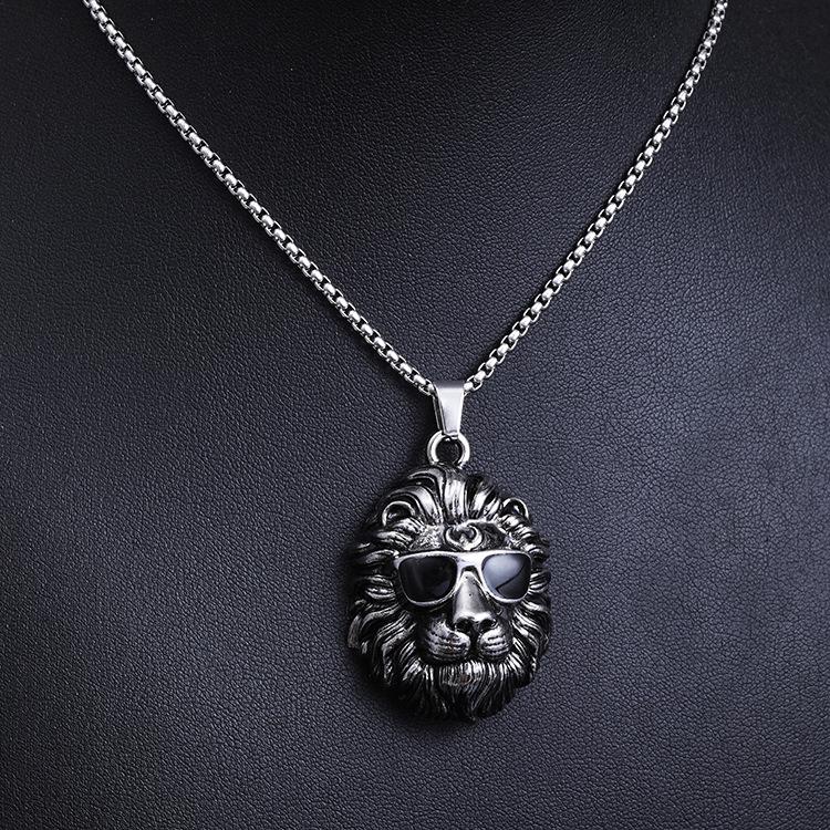 Retro Lion Head Pendant Necklace: European & American Hip-Hop Style Stainless Steel for Men