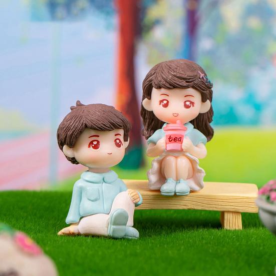 2Pcs Adorable Cartoon Couple Ornaments Figurines Lovely Resin Miniatures for Fairy Gardens Dollhouses Plant Decor