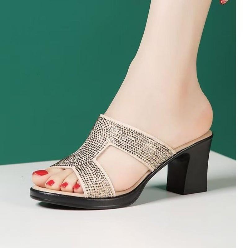 Элегантные шлепанцы на толстой подошве со стразами, повседневные пляжные крутые шлепанцы, женские летние новые легкие уличные шлепанцы с блестящими бриллиантами