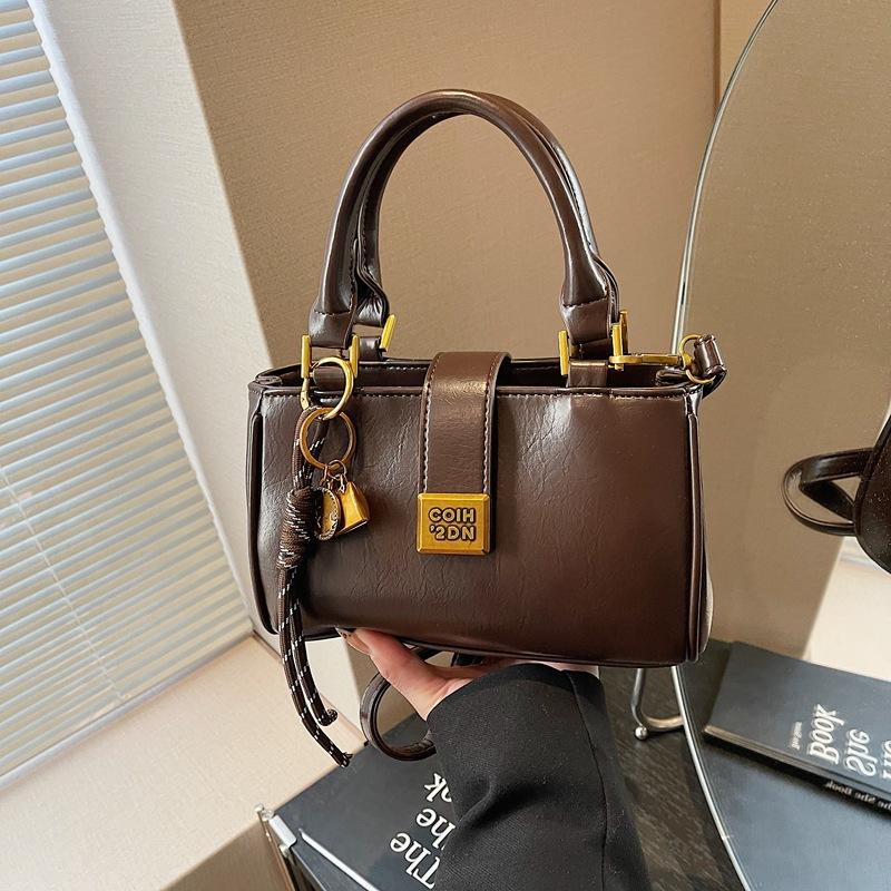 Retro Texture Fashionable Portable Small Square Bag Women's Autumn and Winter New Niche Versatile Shoulder Messenger Bag