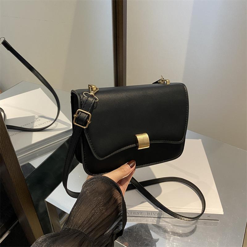 Autumn Fashion Commuter Bag Versatile Single Shoulder Crossbody Small Square Bag Niche High Value Baguette Bag Underarm Bag