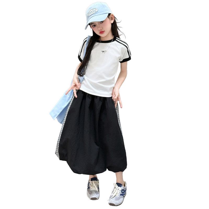 Girls' Summer 2025 Fashion Set: Stylish Short-Sleeve Top with Trendy Seven-Point Tulip Skirt