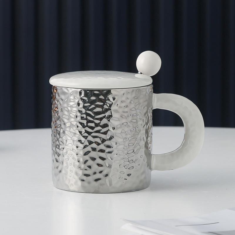 Легкая роскошная кружка с узором «молоток», высококачественная керамическая чашка, бытовая кофейная чашка с крышкой, ложкой, креативная подарочная чашка для воды