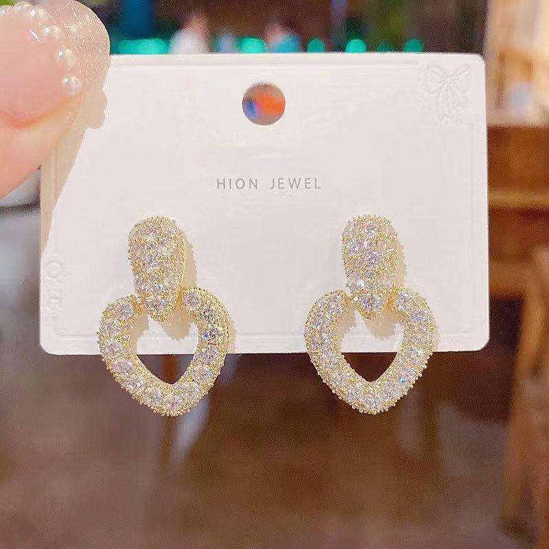 Роскошные блестящие серьги для девочек, полные бриллиантов, серьги в форме персикового сердца, серьги в стиле старшего меньшинства, женские легкие роскошные серьги летом