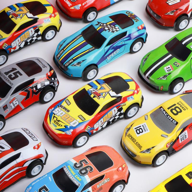 Литая машинка Jiku Racing с инерционным механизмом, хэтчбеком и имитацией парковки