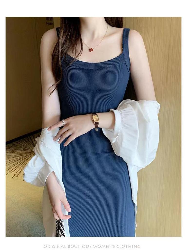 Облегающее вязаное платье-слинг - Коллекция Весна/Лето/Осень 2023