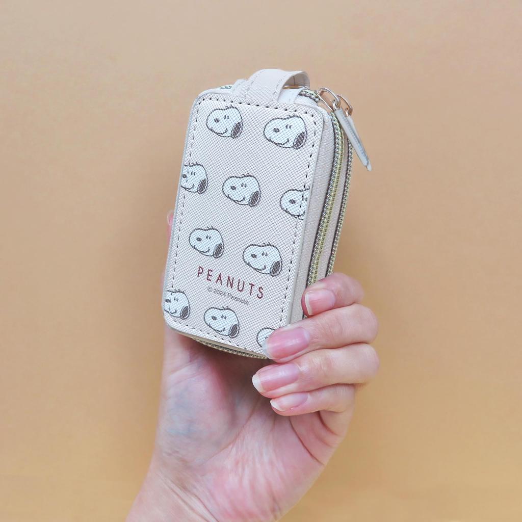 Snoopy Key Case Compatible with Smart Key Double Round Zipper Carabiner Hook Keychain Included Ladies Popular Character SNOOPY Ivory W Zipper