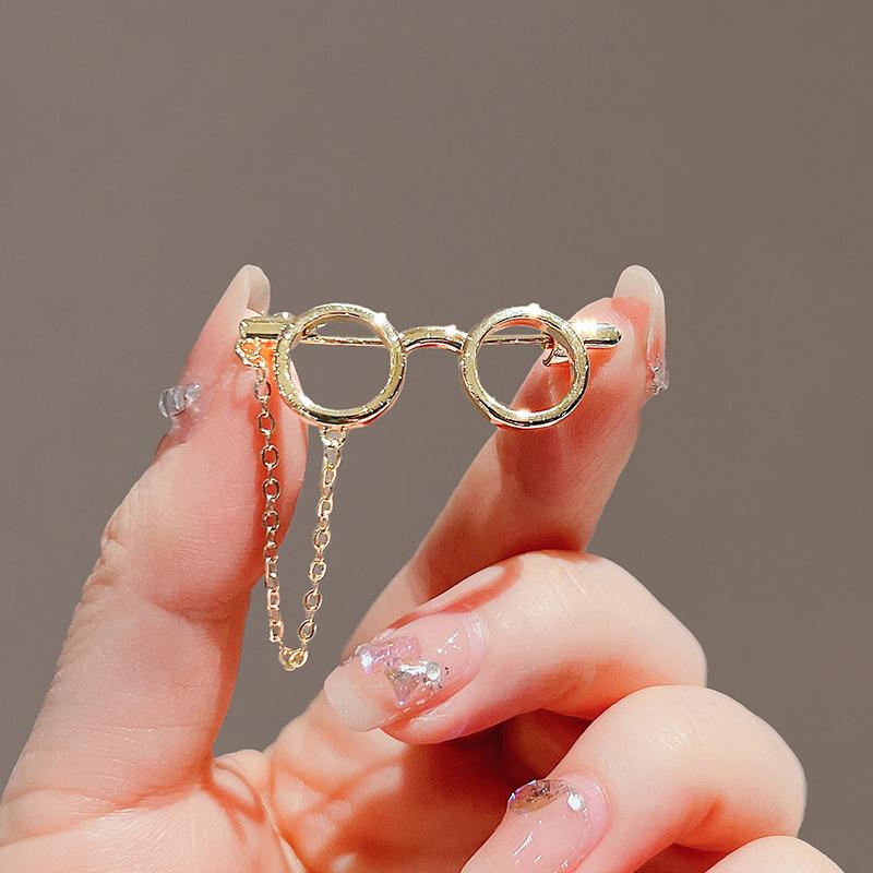 Креативная оправа для очков Металлические броши Солнцезащитные очки Цепочка с кисточками Значок на лацкан Рюкзак с рисунком Значки для одежды Корсаж Модные украшения