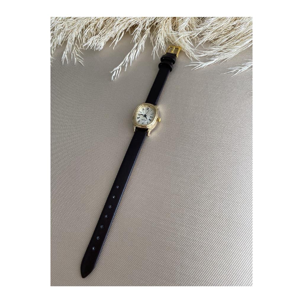 Retro Minimal Vintage Leather Band Women's Wristwatch