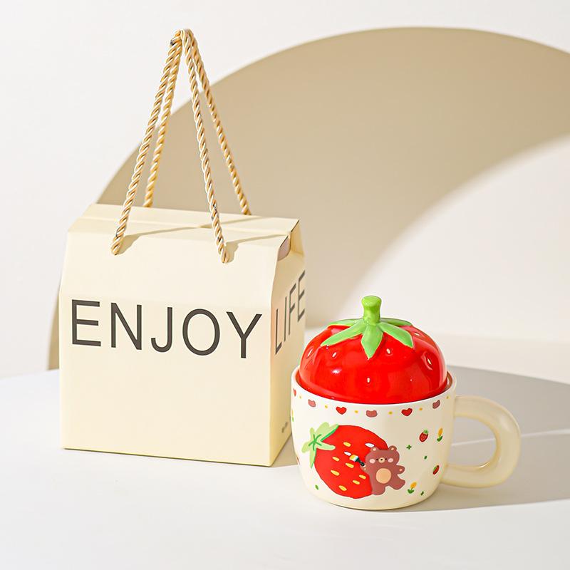 Керамическая чашка с крышкой «Клубничный медведь» для девочек, подарочная чашка для дома, кружка, высококачественная, для пары, для молока, для завтрака