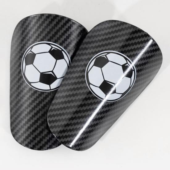 1 пара мини-футбольных щитков для голени, легкие защитные щитки для ног, футбольный узор, миниатюрный футбол, спортивная экипировка для мальчиков и девочек