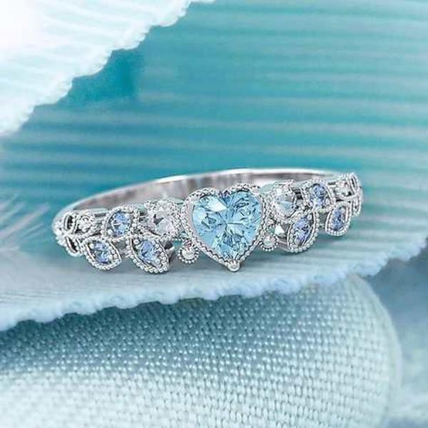 Elegant Beautiful Woman Fashion Exquisite Natural Aquamarine Gemstone Diamond Leaf Heart Ring Noble Princess Proposal Engagement Wedding Ring