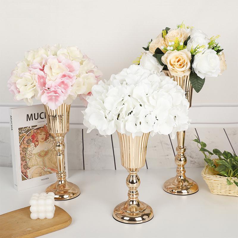 1PC Desktop Metal Trumpet Centerpieces Vase Metal Trumpet Vases Flower Holder Wedding Props