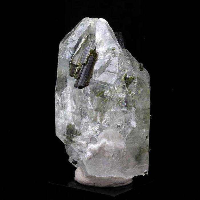 Pierres et Minéraux. Epidote + Quartz + Albite. 157.0 ct. Cevins, Savoie, France..