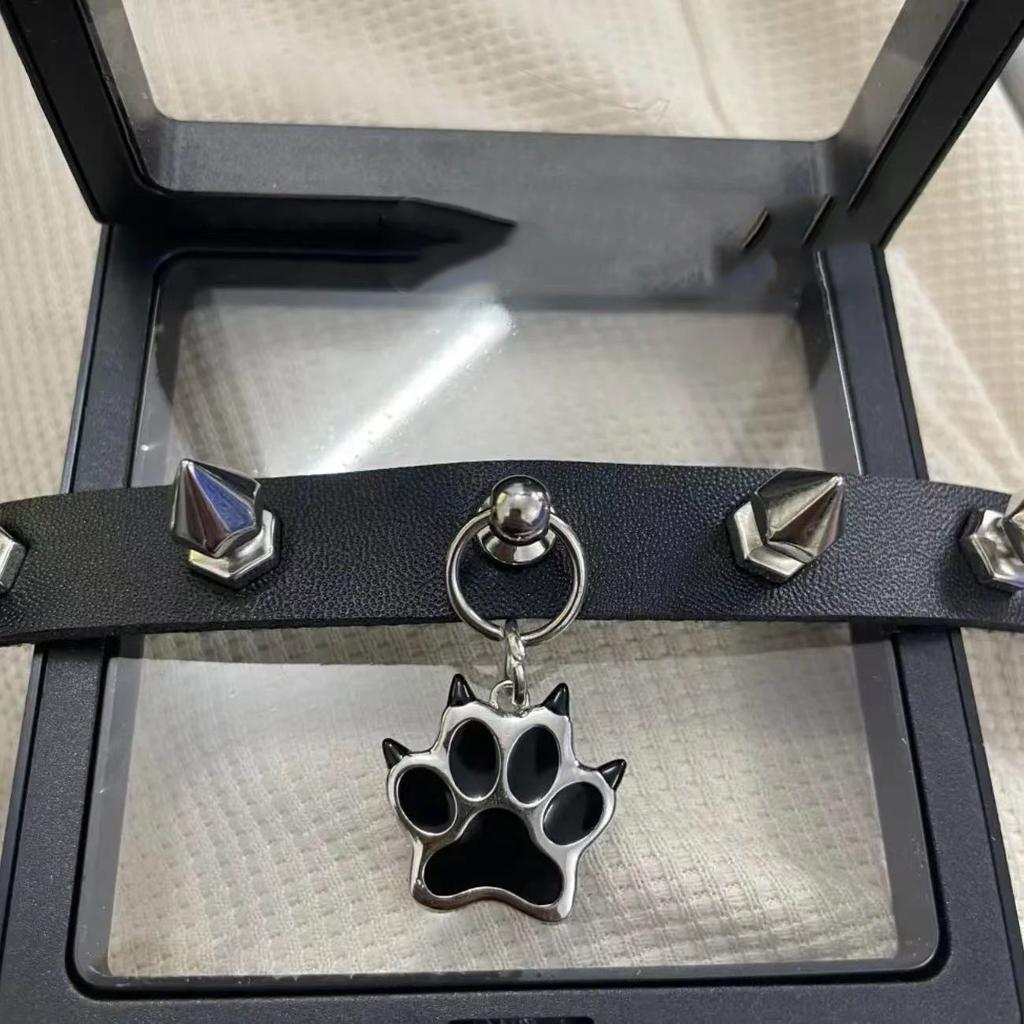 Hip Hop Black Leather Rivets Cat Claw Necklace for Women Dark Spicy Girls Chokers Trend Cool Gothic Fashion Jewelry Accessories