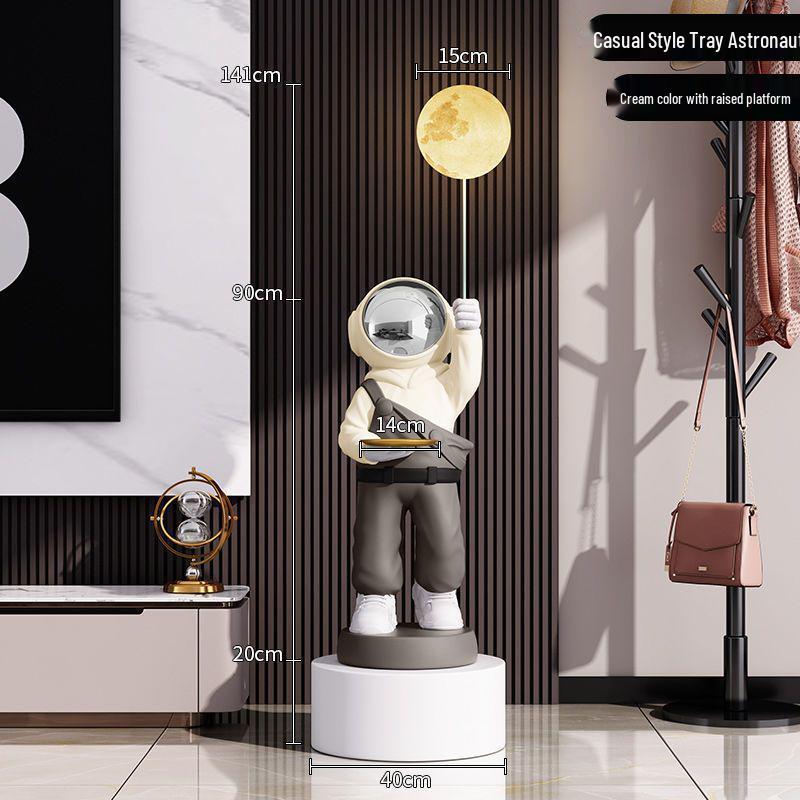 Большая фигурка космонавта с подсветкой «Звездное небо» – напольное украшение для гостиной или ТВ-тумбы, идеальный подарок на новоселье.