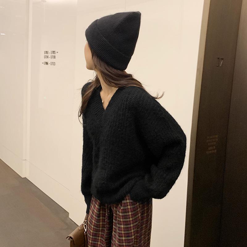 Women's Korean V-neck Sweater - New 2023 Loose Knit Top for Autumn and Winter