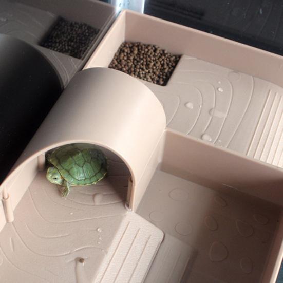 Платформа для купания черепах с корытом для еды. Лестница для подъема. Домик. Пандус для черепахи.